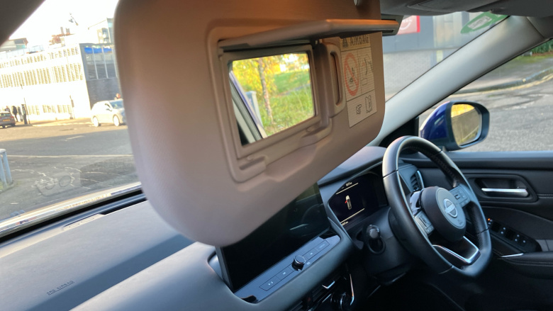 Nissan Qashqai 1.3 DiG-T MH N-Connecta 5dr Petrol Hatchback